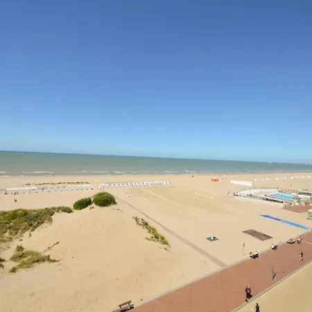 Brit0501 With A Beautiful View Of The Daire Oostduinkerke